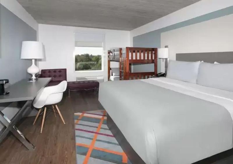 Tryp By Wyndham College Station Hotel Exterior foto